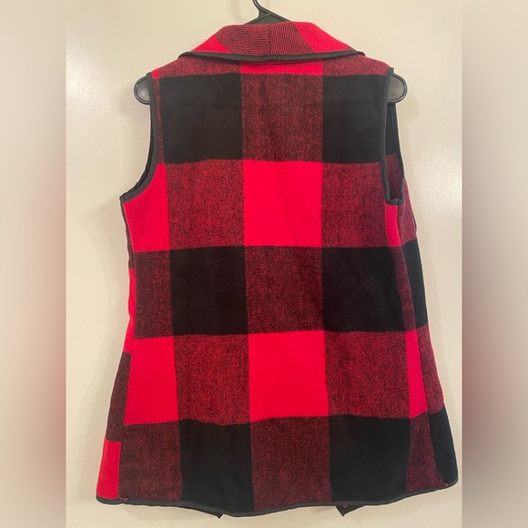 Buffalo plaid open front sleeveless vest - Picture 6 of 7